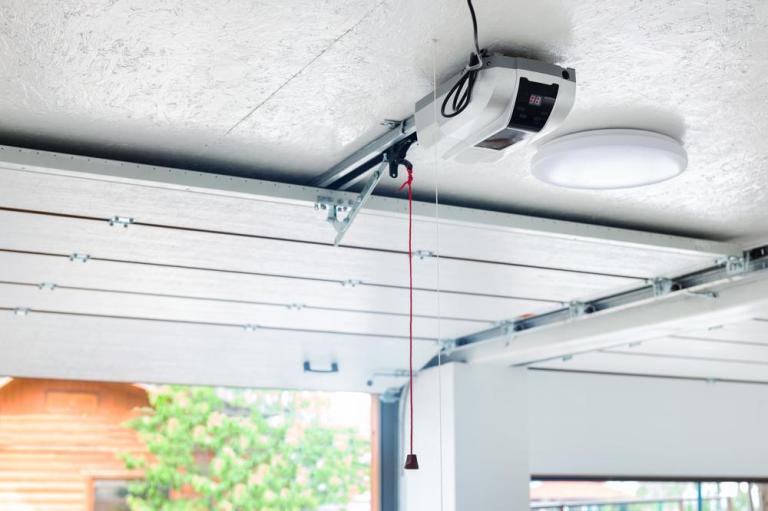 Faut-il choisir une porte de garage motorisée à Voiron ?
